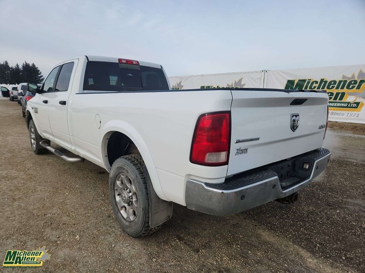 2017-dodge-2500-image-3