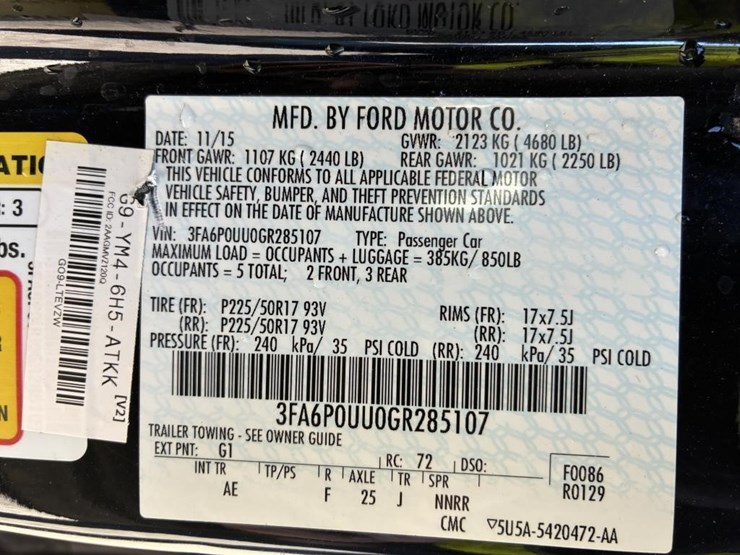 2016-ford-fusion-sedan-image-18