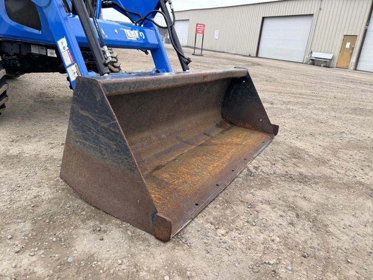 2017-new-holland-workmaster-40-image-10