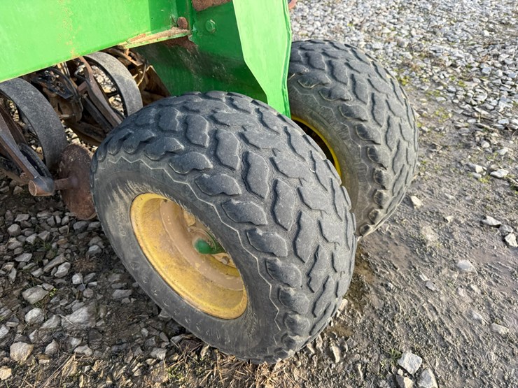 john-deere-1890-image-34