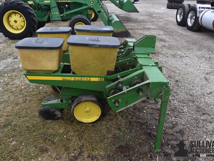 john-deere-2r30-planter-image-4