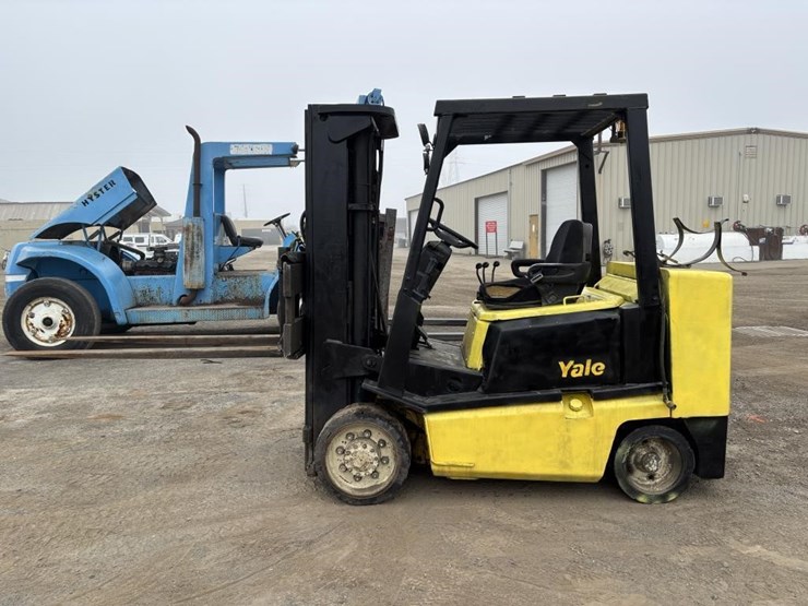 yale-glc080lgnae095-forklift-image-5