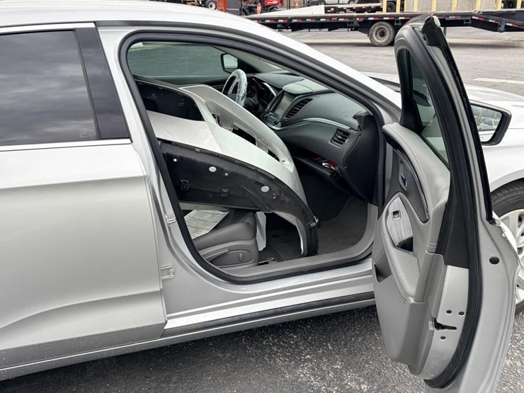 2019-chevrolet-impala-sedan-image-8