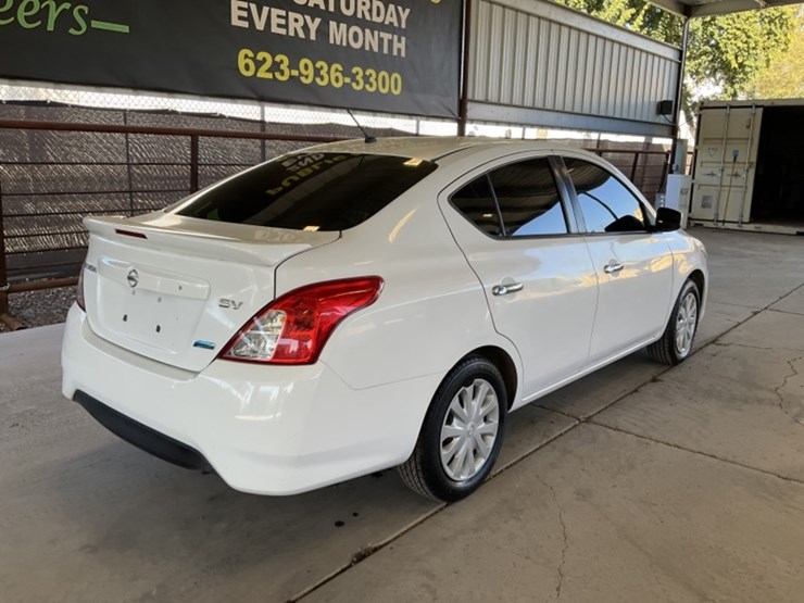 2015-nissan-versa-sdn-image-7