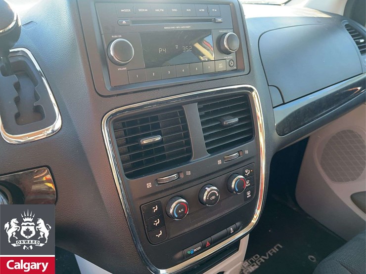 2014-dodge-grand-caravan-sxt-image-20