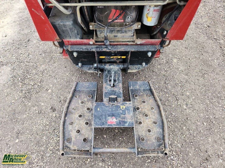 2019-toro-dingo-tx427-image-32