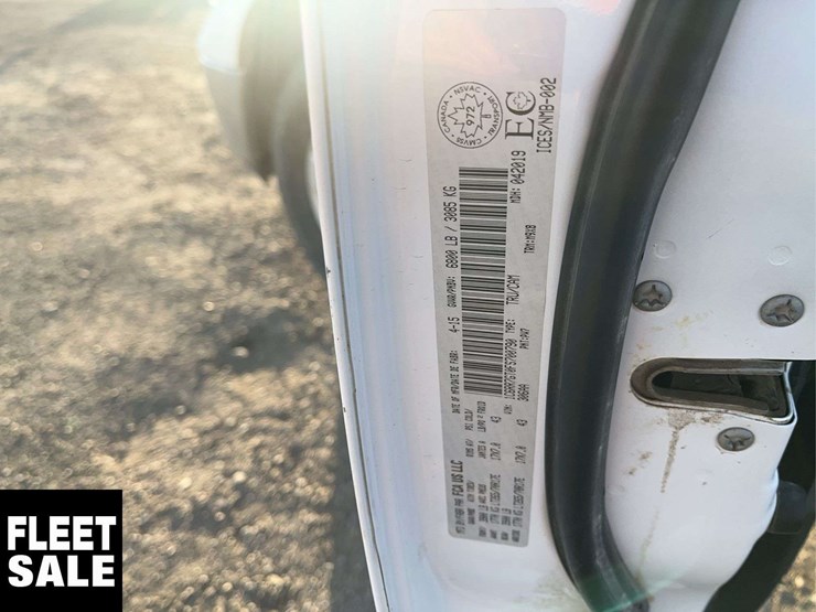 2015-dodge-1500-image-26