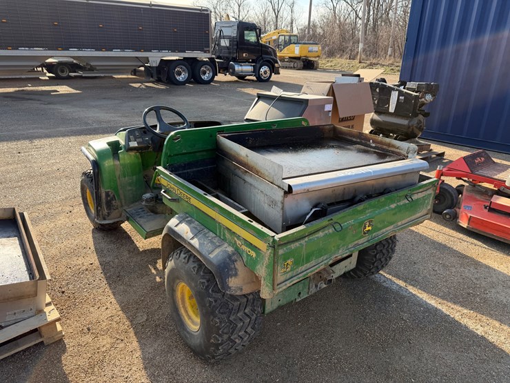 john-deere-gator-image-8
