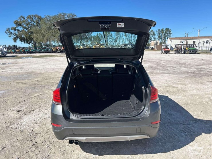 2014-bmw-28i-awd-suv-image-17