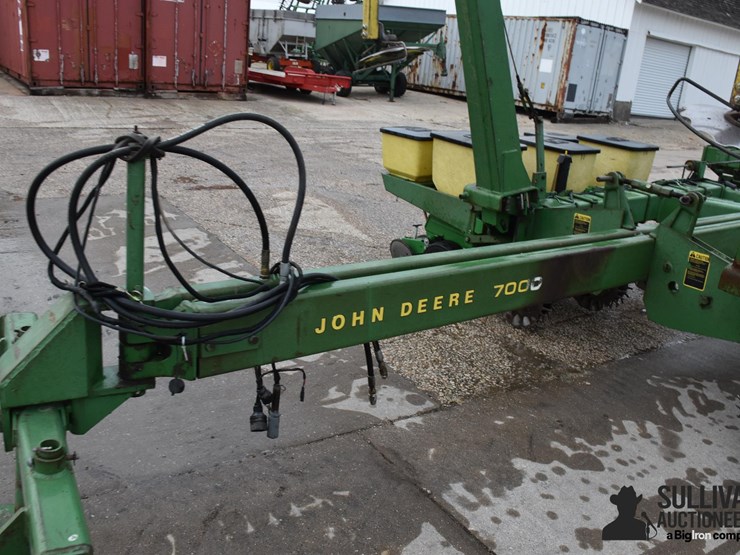 john-deere-7000-image-11