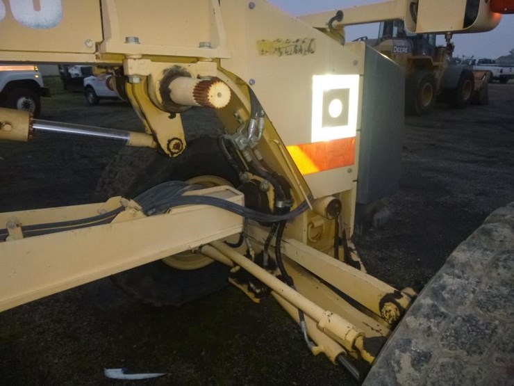 2006-komatsu-gd555-3c-image-24