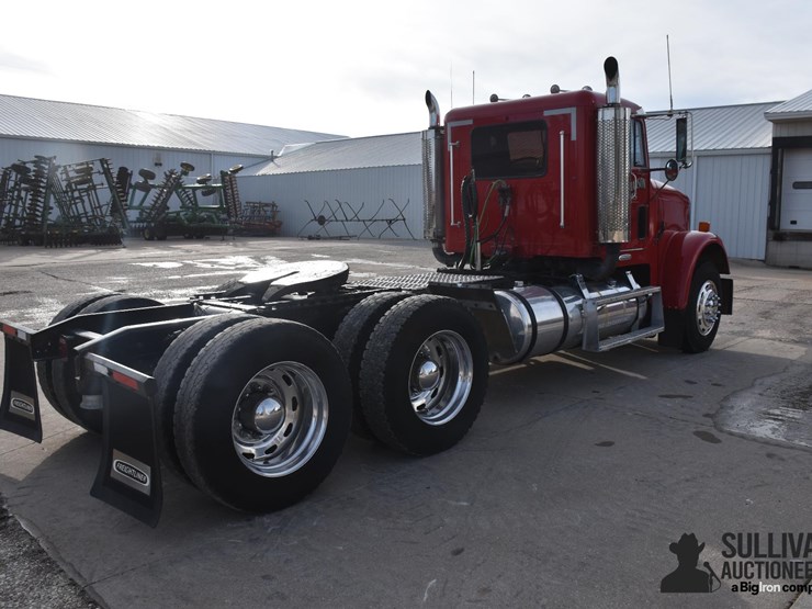 2003-freightliner-fld120-image-5