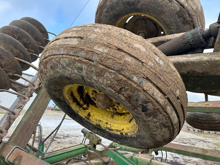 john-deere-630-image-10