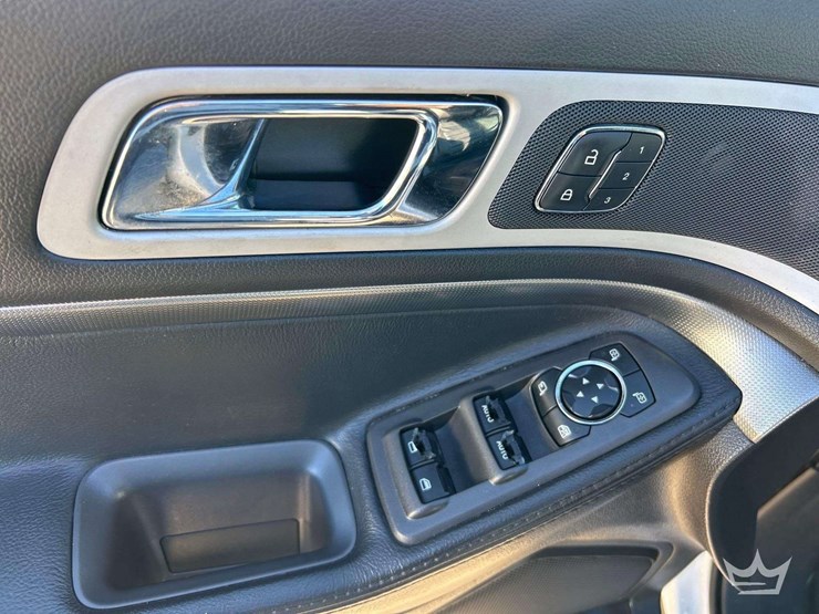 2014-ford-explorer-image-12