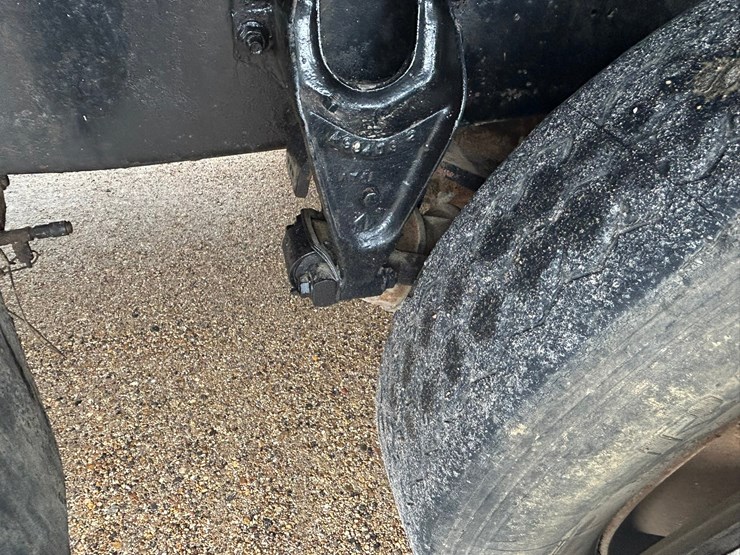 #2558-•-1990-international-dump-truck-image-12