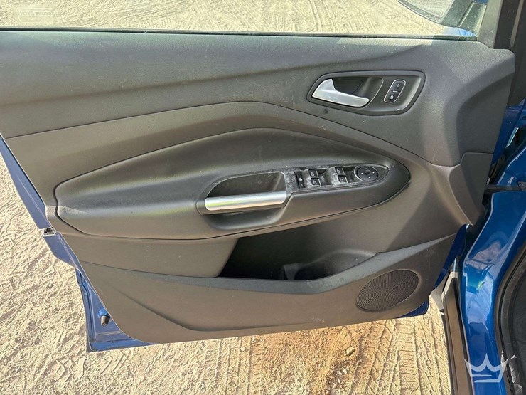 2017-ford-escape-image-11