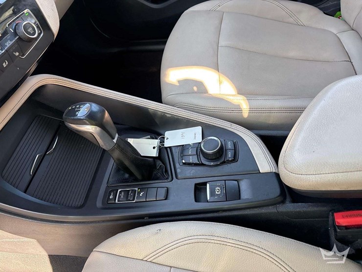 2018-bmw-x1-28i-suv-image-16