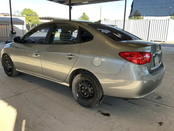 2010-hyundai-elantra-sdn-image-5