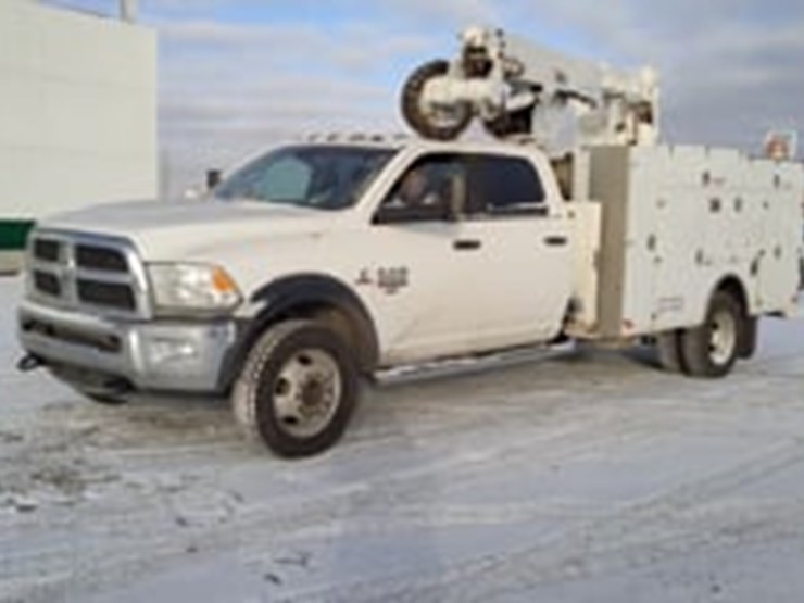 2014-ram-5500-4x4-s/a-bucket-truck-image-5