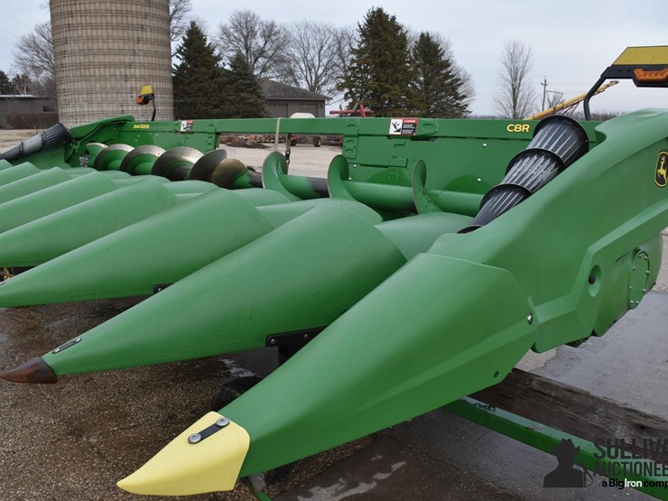 2024-john-deere-c8r-image-9