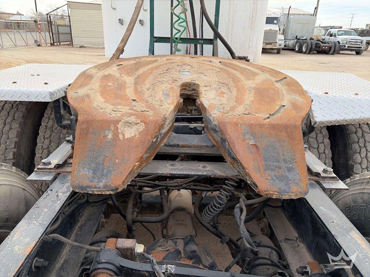 2012-kenworth-t800-image-29