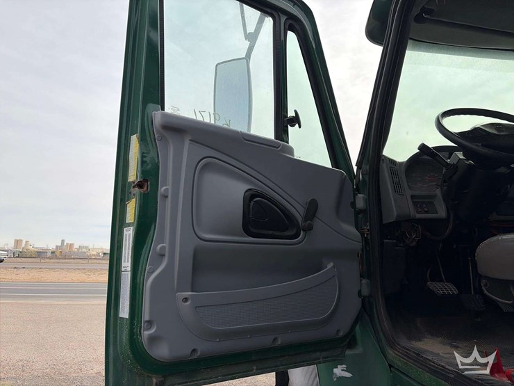 2006-international-7600-image-11