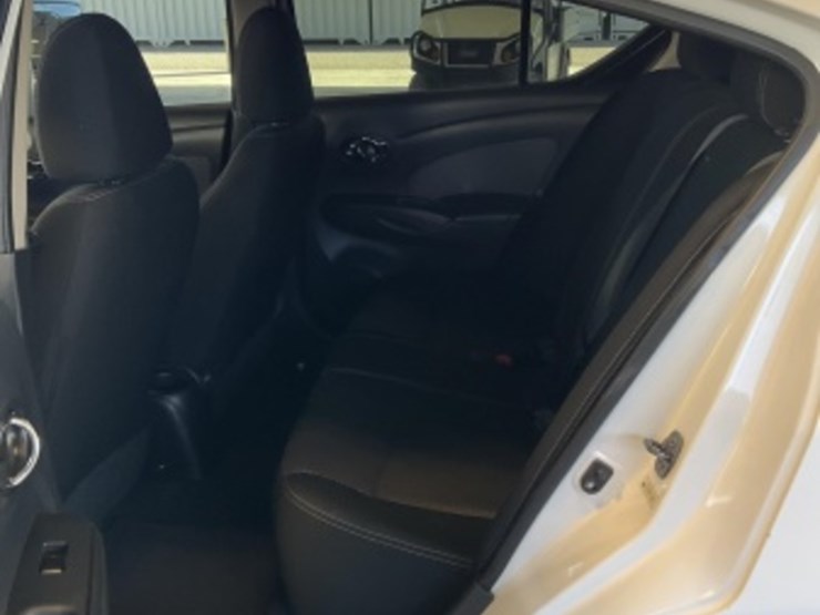 2015-nissan-versa-sdn-image-23