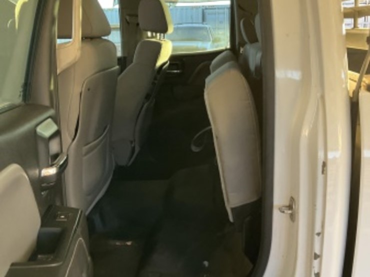 2015-chevrolet-silverado-2500-image-26