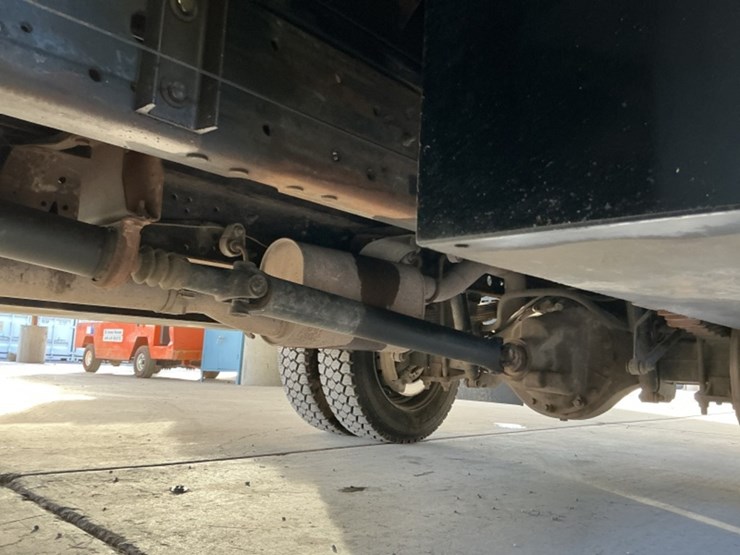 2002-ford-f550-image-24