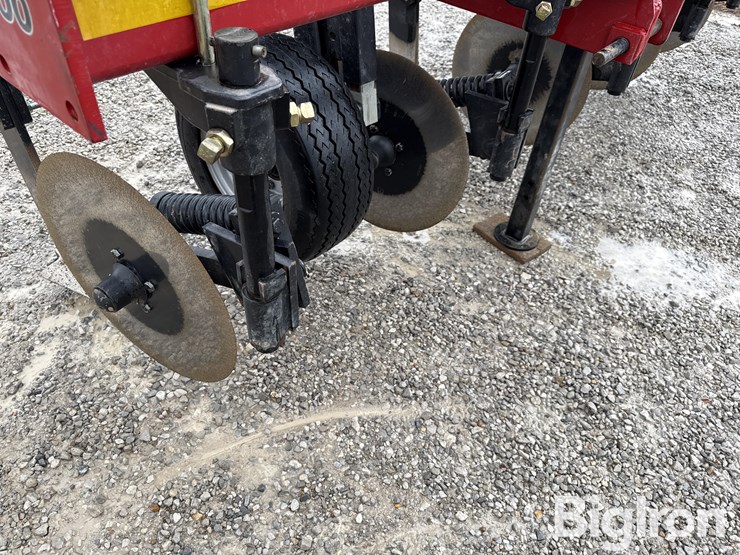 case-ih-2500-image-12