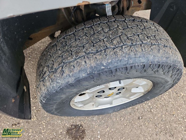 2011-chevrolet-silverado-1500-image-11