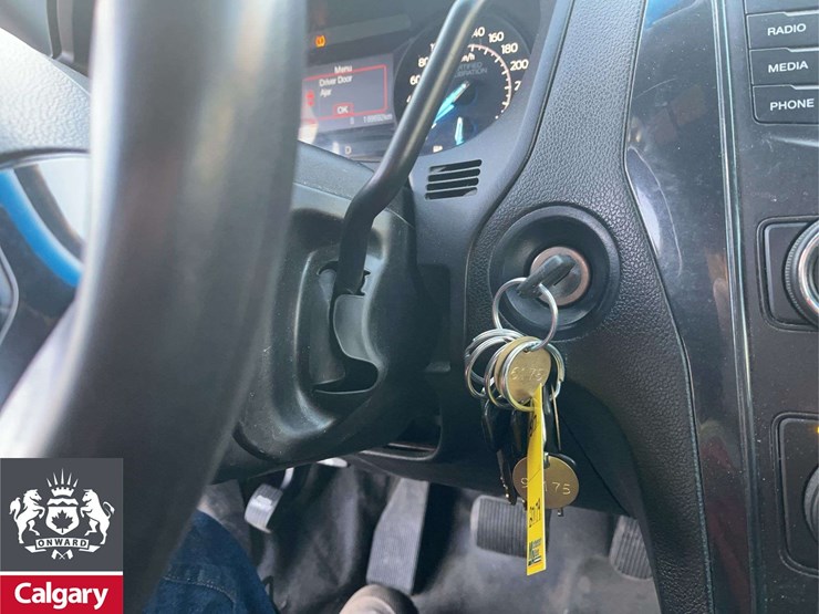 2019-ford-explorer-image-22