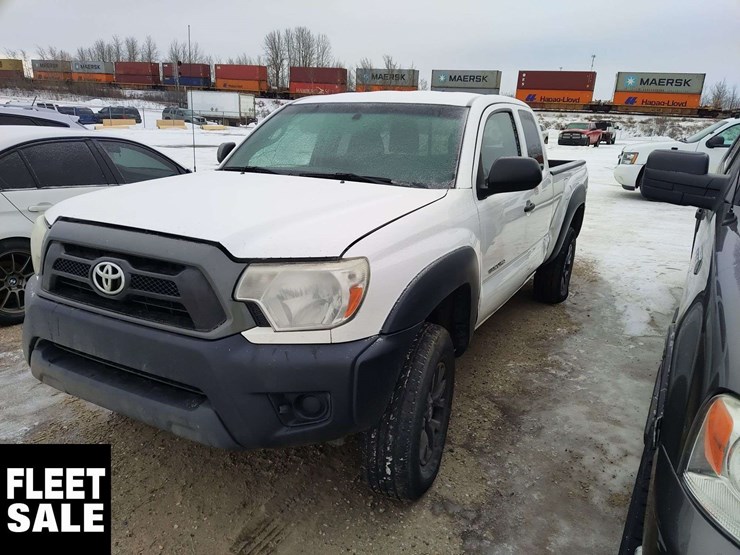 2015-toyota-tacoma-image-1