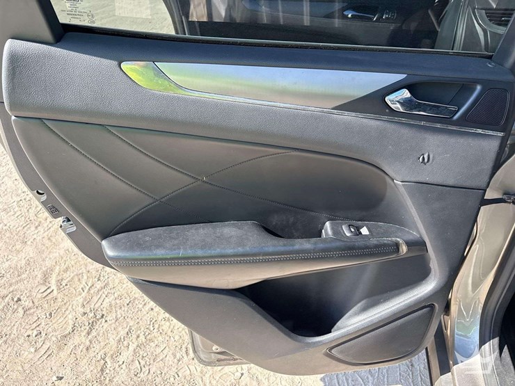 2016-lincoln-mkc-suv-image-19