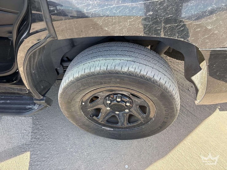 2015-chevrolet-tahoe-image-22