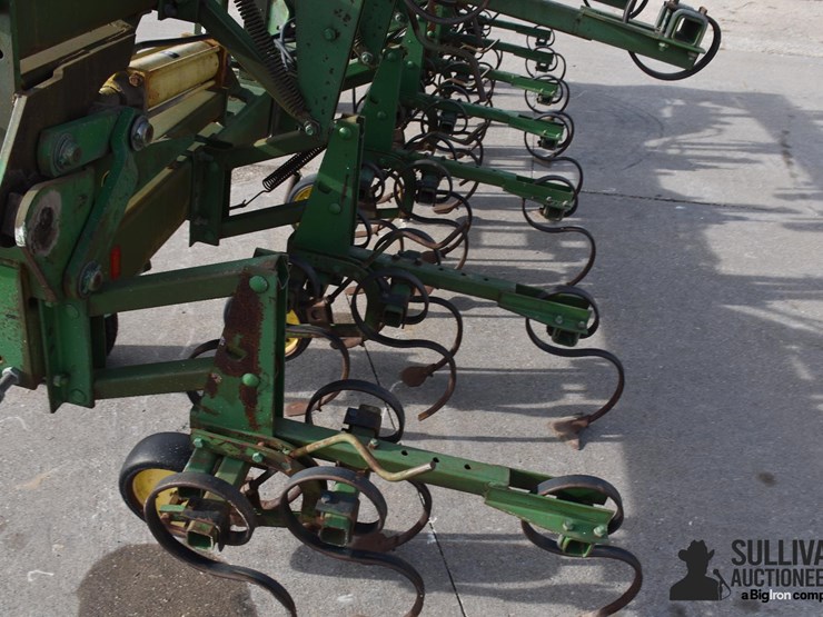 john-deere-845-image-14