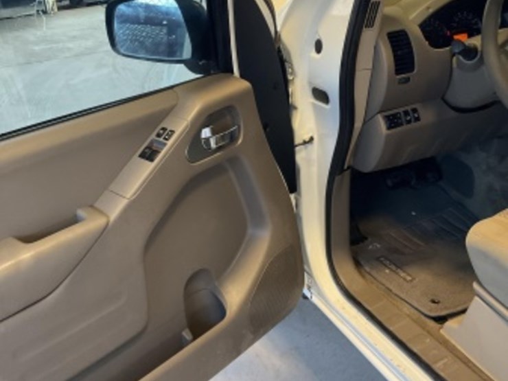 2017-nissan-frontier-image-23