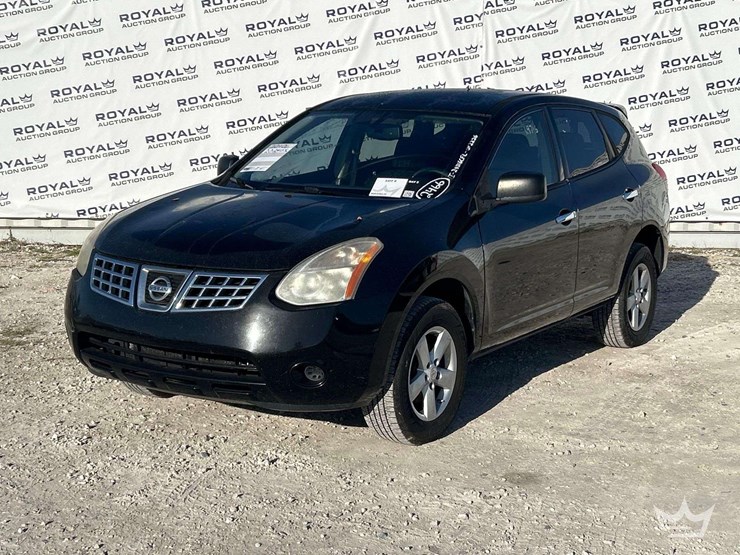 2010-nissan-rogue-image-1