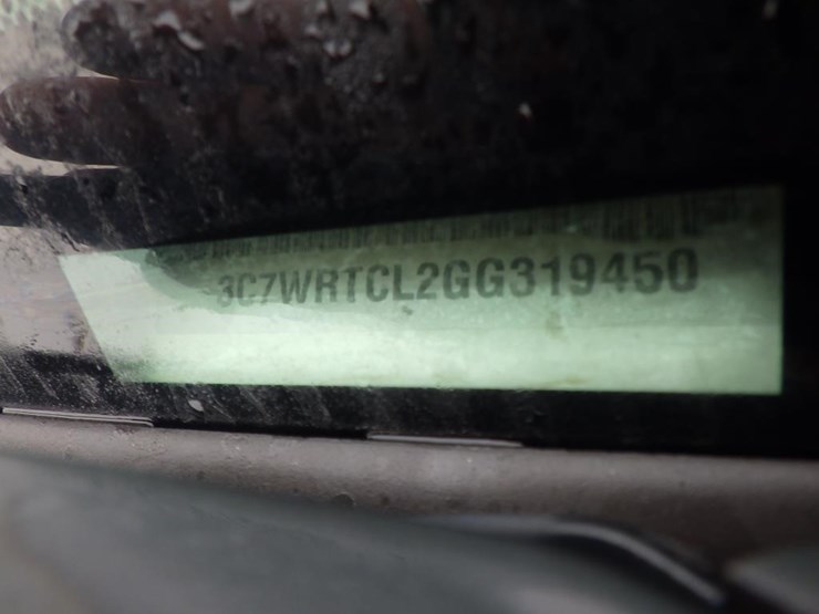 2016-dodge-3500-image-17