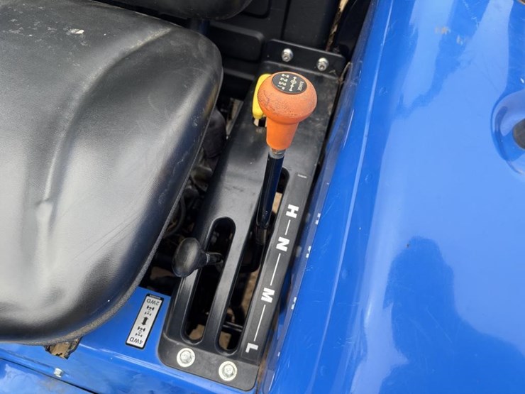 2021-new-holland-workmaster-25-image-32