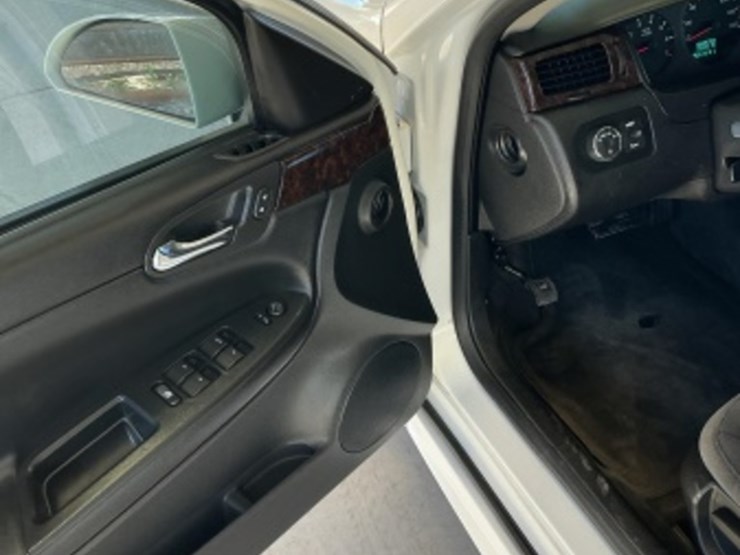 2012-chevrolet-impala-sdn-image-22