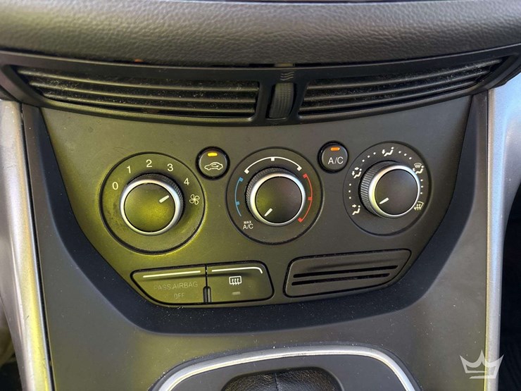 2013-ford-escape-image-19