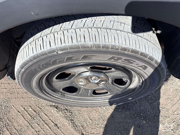 2016-ford-explorer-image-26