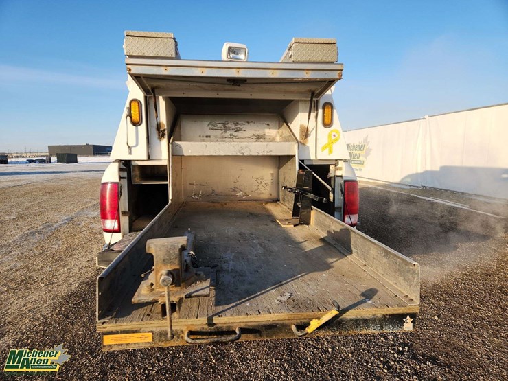 2016-dodge-2500-image-16