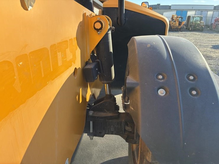 2019-jcb-512-56-image-13