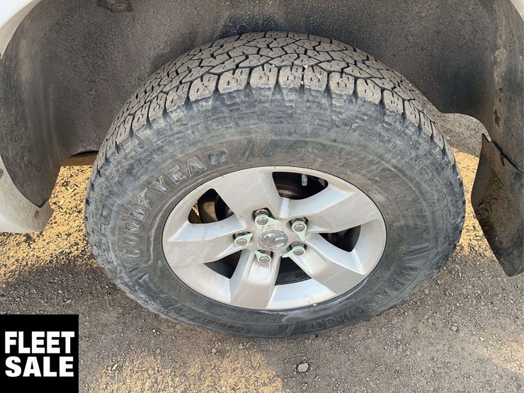 2015-dodge-1500-image-11