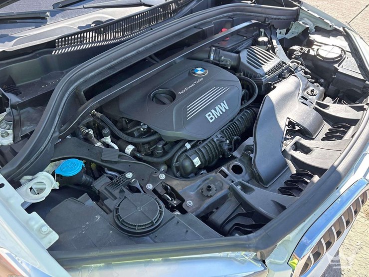 2018-bmw-x1-28i-suv-image-8