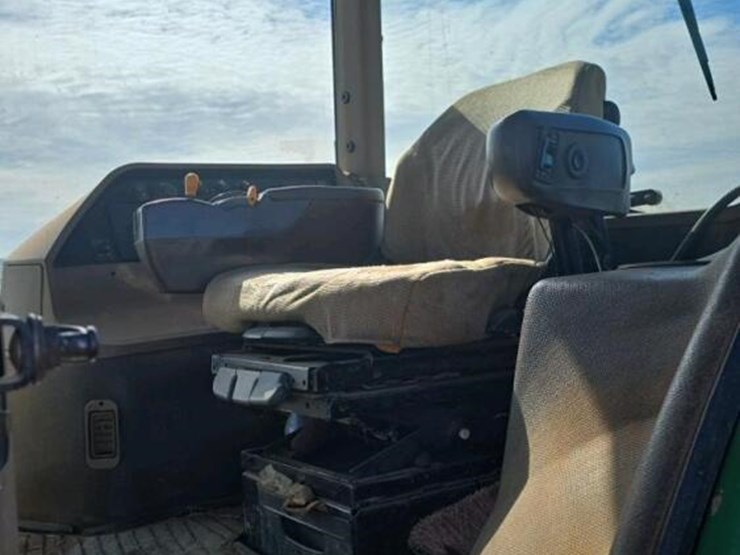 john-deere-8320-image-11