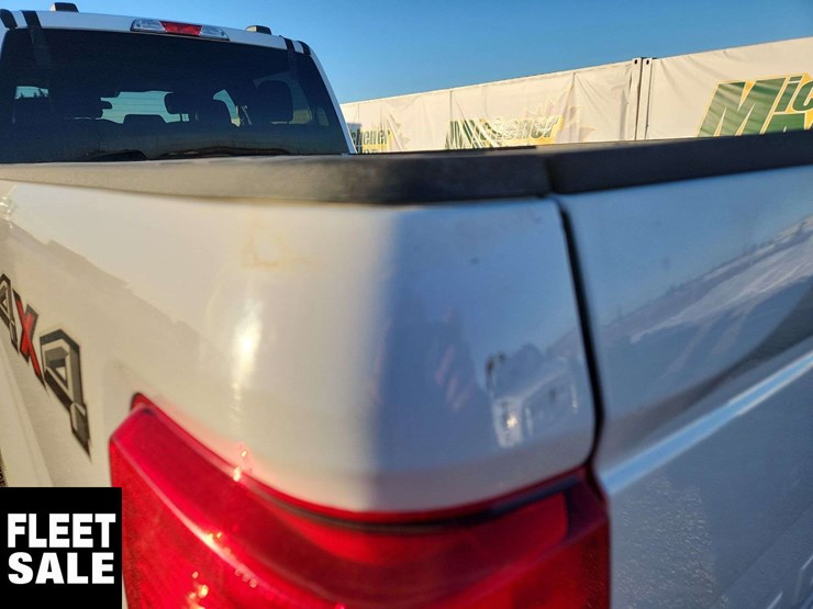 2021-ford-f350-image-32