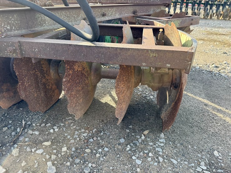 john-deere-7-image-13